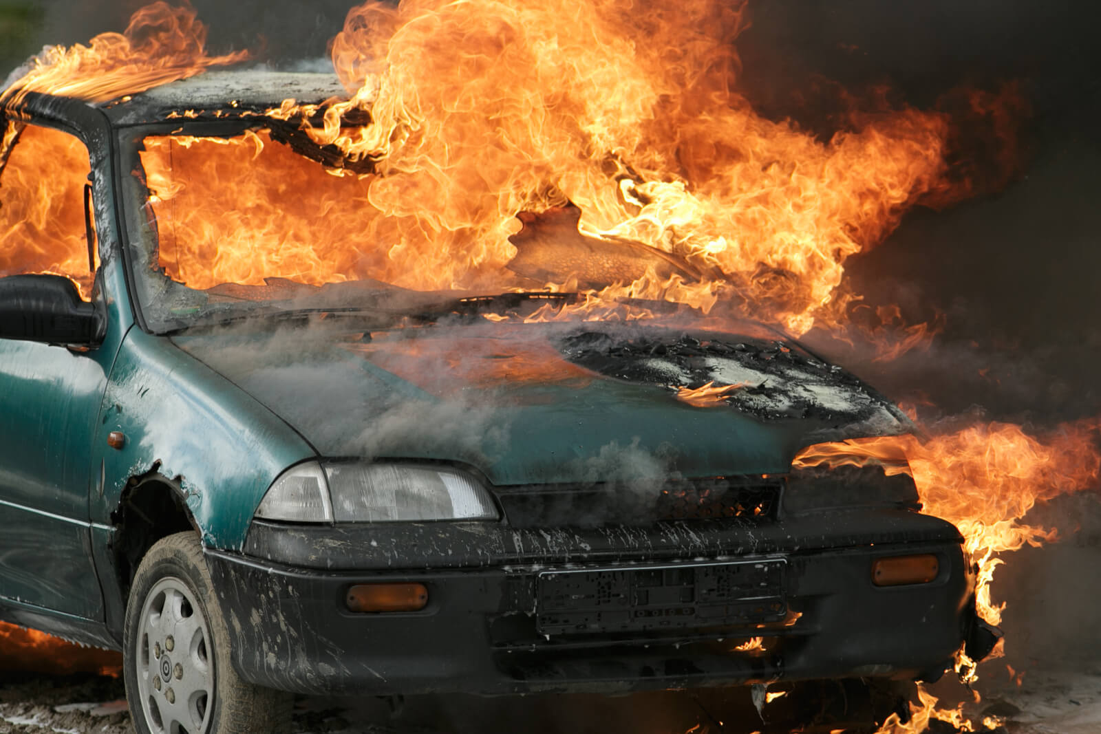 意外と知らない 車両火災の原因と対策 どの保険が適用される Ancar Channel