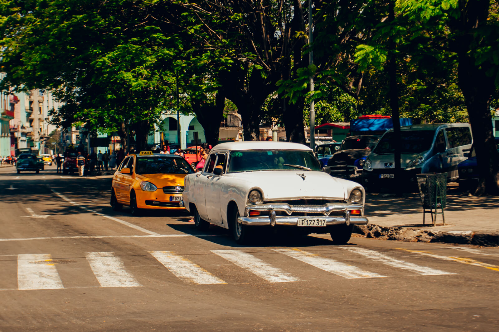 キューバではアメ車のクラシックカーが現役で走る Ancar Channel